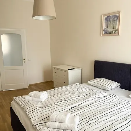 Petrska Cozy 2 Bedroom Near Old Town